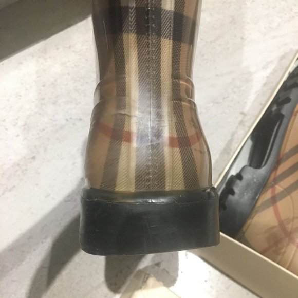Authentic Burberry Rain boots - Picture 3 of 8